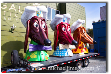 "doggie diner heads"
valencia st./18th st.